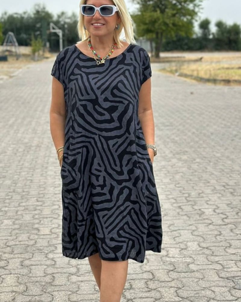 Clothestyle -  Sommerkjole med rund hals og flott trykk